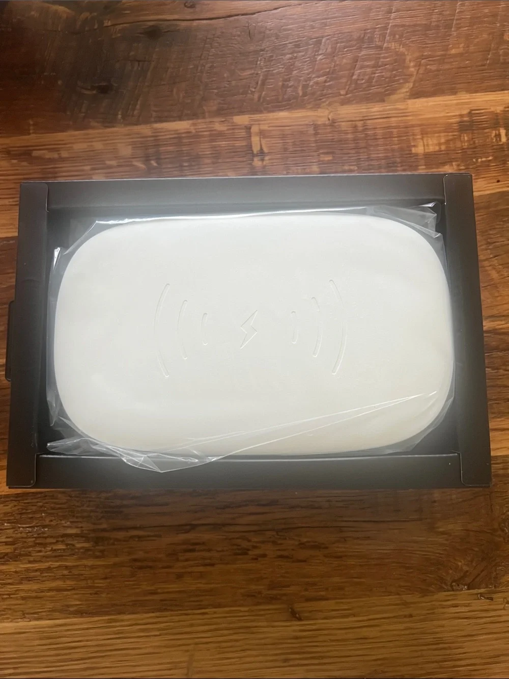 mophie UV Sanitizer & Wireless Charger — White